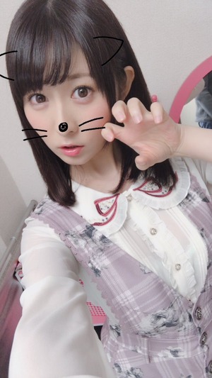 GANTZスーツでレッドカーペット･･･AV女優のパチンコ店営業が謎のクオリティｗｗｗ黒人ボディガードまでｗｗｗｗ 16
