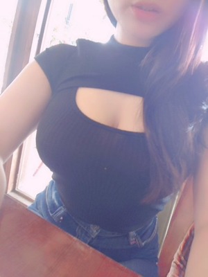 パイズリ楽勝サイズな爆乳ちゃんのおっぱい自慢自撮り！ 10