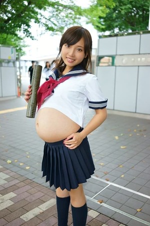 お腹大きいのにエロ仕事しなきゃいけないなんてねぇ・・・10代妊婦のエロ画像！ 10