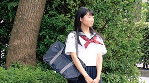 制服姿で玄関フェラ＆立ちバック！お手軽ＪＫま〇こで時短セクロス！ 7