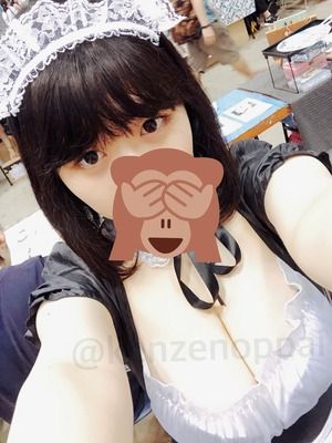セクシー＆キュート！いろんなパンツとフトモモが魅力なメイドさんのエロス画像！ 10
