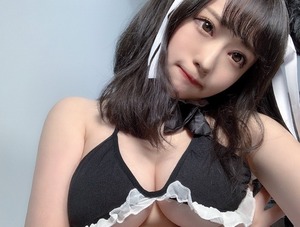 パイズリサイズな巨乳ちゃんのエロ自撮りｗｗｗ深い谷間が捗るぜｗｗｗ 4