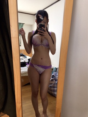 鏡とスマホがあればエロ自撮りしちゃう承認欲求↑↑素人女子画像！ 6