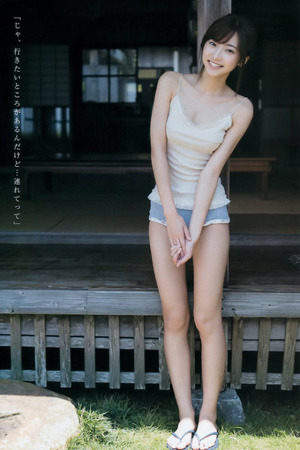 【清楚系ビッチ】おっぱいの柔らかな膨らみw着衣乳画像！ 13