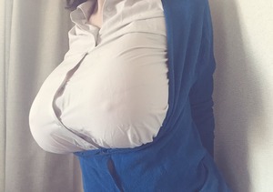 ３次リアル乳袋！これは即保存不可避！めっちゃ股間にくる着衣巨乳画像！ 2