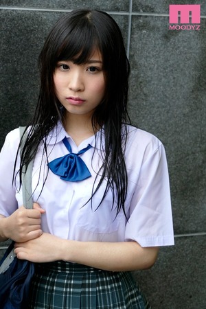 【清楚系ビッチ】黒髪JKと小汚いおっさんの唾液交換ベロキスセクロスは卑猥www 2