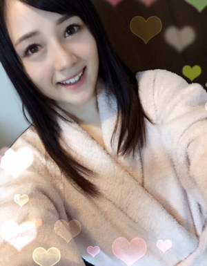 【清楚系ビッチ】黒髪美少女がおっさん達の精液便所にwwwアへ顔セクロスwww