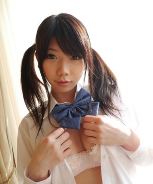 【清楚系ビッチ】ロリ感↑↑な黒髪ツインテJKと高層ホテルでセクロスwww 15