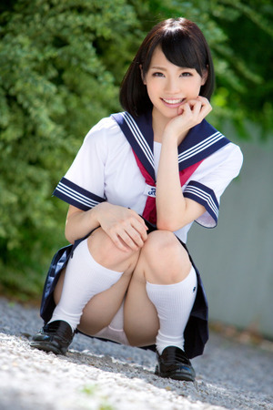 【清楚系ビッチ】清潔感とエロスを兼ね備えてるJKエロス画像！ 4