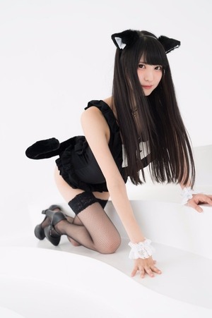 黒髪ロングな美少女のバニーメイドさんがぐうかわwwww 3