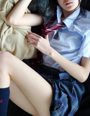 いい感じにエロい！ふとももとパンチラの制服エロス画像！ 8