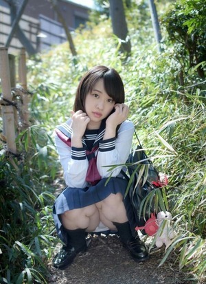 画像： 【清楚系ビッチ】清涼なオーラにグっとくる制服女子のエロス画像！ 9枚
