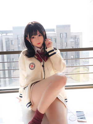 これは良い太もも！スベスベ肉感な美少女制服コスプレイヤー！ 4
