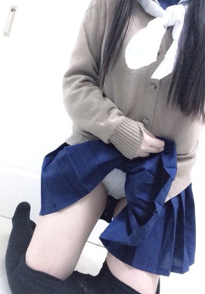 画像：【清楚系ビッチ】キュートな制服女子のブルセラエロス画像！ 25枚