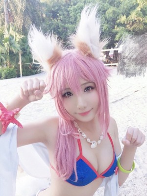 【清楚系ビッチ】おっぱいデカくてカワイイコスプレイヤーの自撮りとエロコスw
