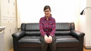 地味子でもこんだけの美巨乳ボディなら結婚できるのも納得www 2