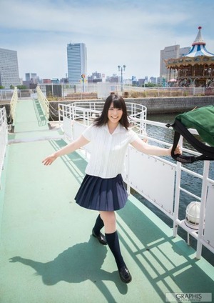 制服にスク水！青春ボディの爽やかエロスは目の保養だね！ 5