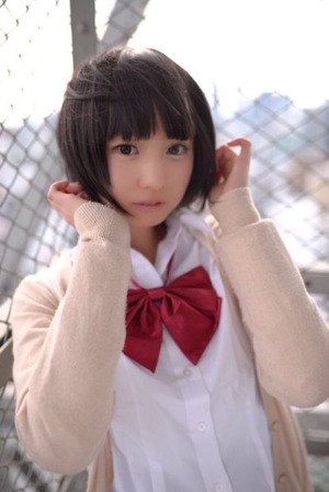  黒髪ショートへアで妹系低身長ちゃんの制服＆ちょいエロ自撮り！ 6