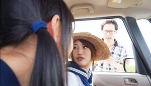 田舎の爆乳JKをお金のチカラで性欲処理に利用する男www【27枚】