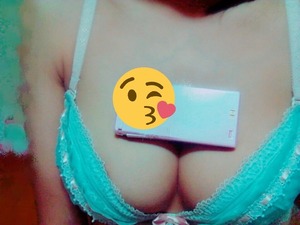 寒い夜はデカパイちゃんの谷間でぬくぬくしたいですなｗ巨乳素人自撮り！ 14