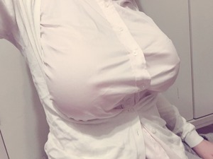 ３次リアル乳袋！これは即保存不可避！めっちゃ股間にくる着衣巨乳画像！ 8