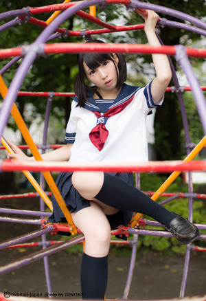 画像：パンチラに脱ぎかけw妄想捗るエロエロな制服女子画像！ 15枚