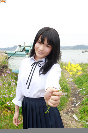 画像：【清楚系ビッチ】黒髪清楚で制服が似合う巨乳娘ってセフレにしたいよねw 20枚