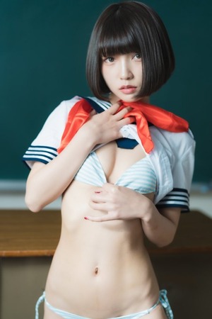 たくしあげポーズにお尻！誘い受けJKのぐうしこエロス！ 14