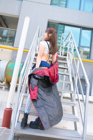 画像：極小ビキニにローライズ！アキバ系ビッチなコスプレイヤー画像！ 16枚