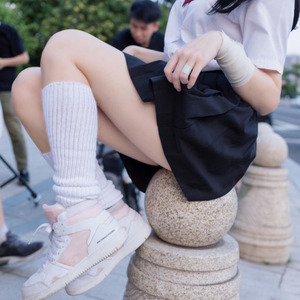 パンストに生足にｗ性的な魅力が↑↑な制服女子のエロス！ 12