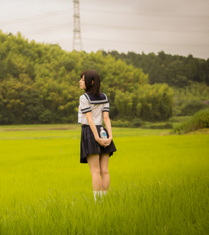 雰囲気↑↑＆脱ぎかけパンチラ！制服女子のグっとくるエロス画像！ 9