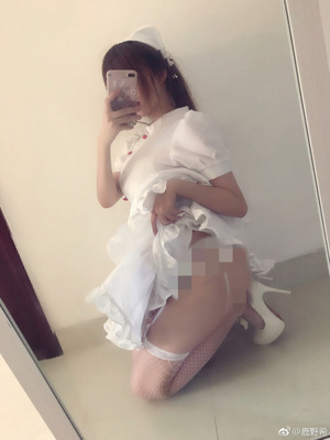 【素人ビッチ】ナースコスプレでエロ自撮りwww白衣はいいねwww 6