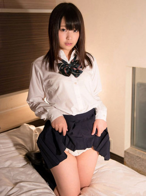 【清楚系ビッチ】パンツをズリ下げて中出し→そのままパンツをずりあげてザーメンたぷたぷマ○コにしたいJK画像！ 8