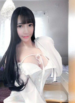 【清楚系ビッチ】台湾素人のエロ下着&おっぱい晒し画像www