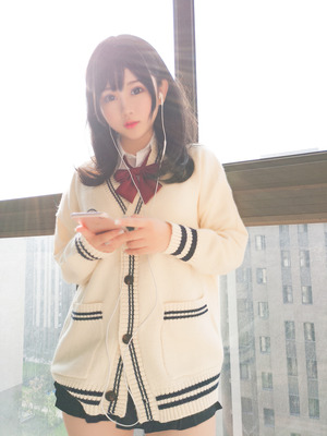  これは良い太もも！スベスベ肉感な美少女制服コスプレイヤー！ 6