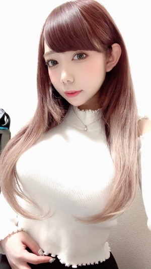 やわらかたわわｗ形とサイズを兼ね備えてる着衣巨乳ちゃん画像！ 3
