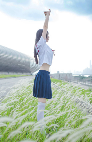 【清楚系ビッチ】清潔感とエロスが同居した制服JKのグっとくる画像！ 21