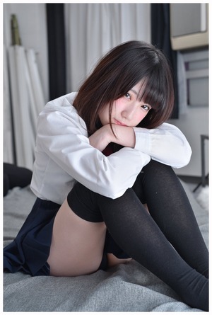 ニーソに生足！さわやかさとエロスを兼ね備えてるJK制服女子は目の保養ですなぁｗｗｗ
