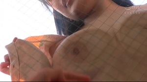 巨乳ちゃんの乳房をガラスに押し付けてマ〇コにピストンする窓乳セクロス！ 7