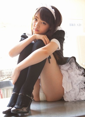 【清楚系ビッチ】性的な奉仕が上手そうなメイド＆バニーガールのエロ画像！ 13