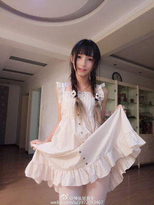 【清楚系ビッチ】ロングヘアな美少女のエロコス＆自撮りはイイね！ 25