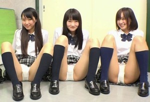 チラ見えもモロ見えも！制服女子の誘い受けおパンツ画像！ 8
