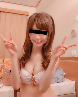 オチ〇ポだいしゅき状態ｗｗｗダブルピースにおしゃぶりピース画像！ 2