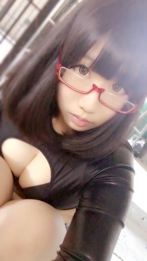 【素人ビッチ】いい乳してますわwww素人巨乳娘のたわわな乳房画像！ 9