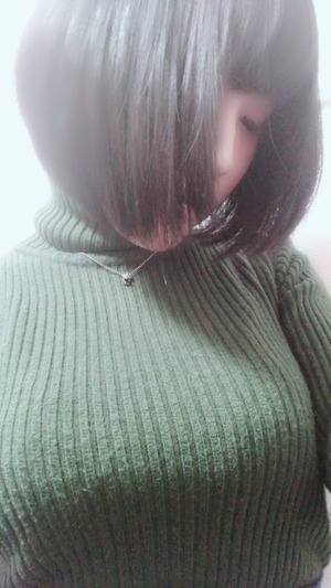 顔を埋めたくなるふくらみｗ着衣巨乳のおっぱいエロス画像！ 5
