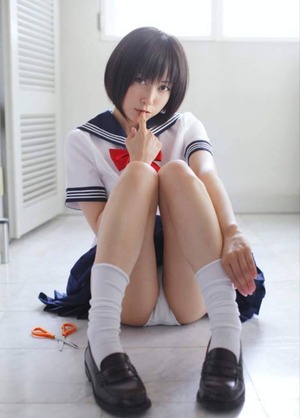 雰囲気↑↑＆脱ぎかけパンチラ！制服女子のグっとくるエロス画像！ 19