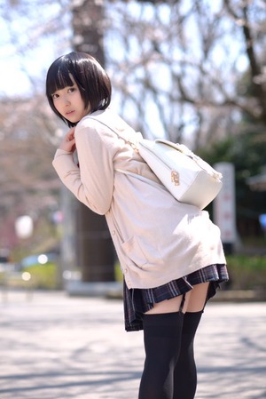  黒髪ショートへアで妹系低身長ちゃんの制服＆ちょいエロ自撮り！ 10