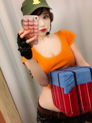 くびれ巨乳な美人さんのコスプレ自撮りが攻撃力高いっすwww 8