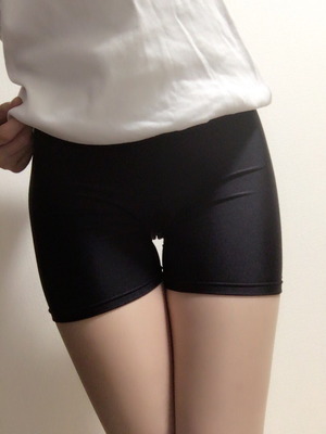 画像：スパッツにトレパンで下半身のラインがエロエロな画像！ 23枚