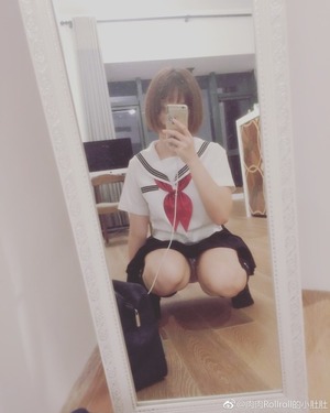 羞恥心より承認欲求！エロ自撮りパシャー！なお嬢さん画像！ 9